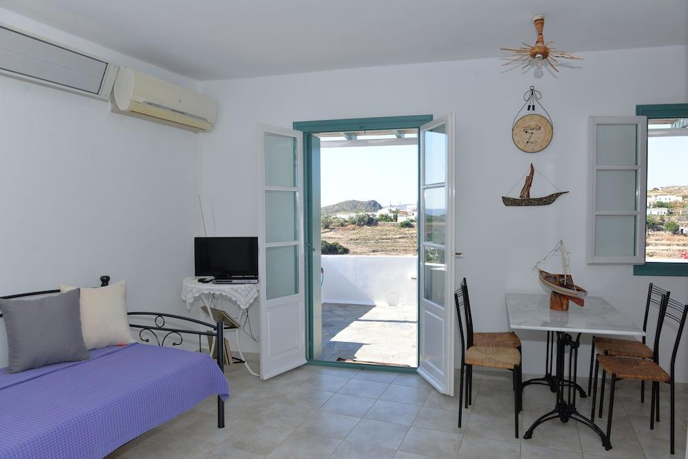 Zanart Maisonette Tripiti Exterior photo